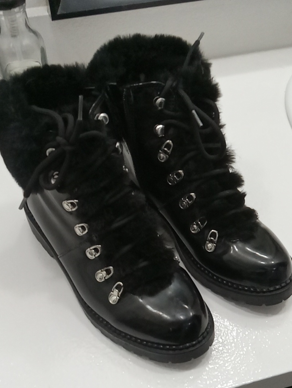 Shiny Combat Style Boots With Faux Fur
